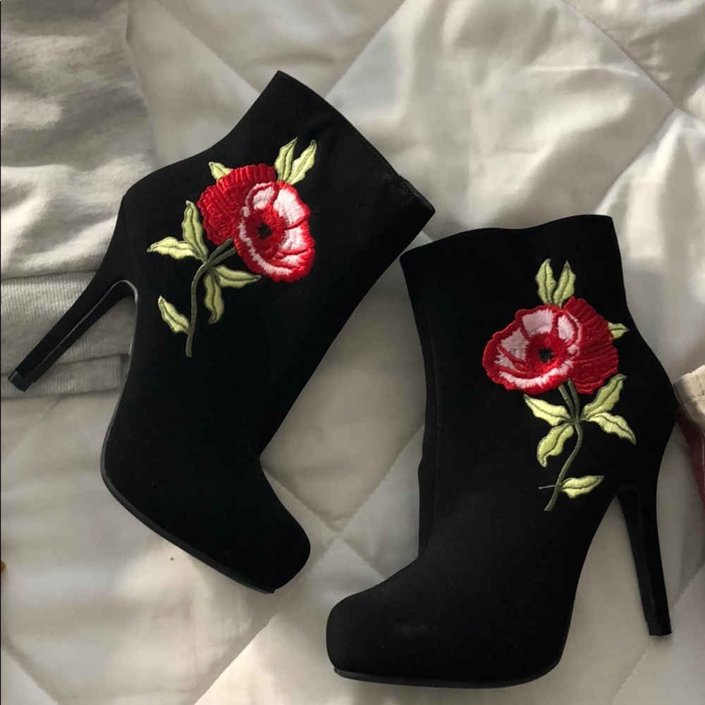 Rose heel boots